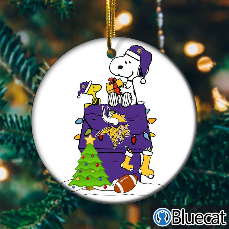 Snoopy Minesota Vikings Nfl Christmas 2021 Ornament