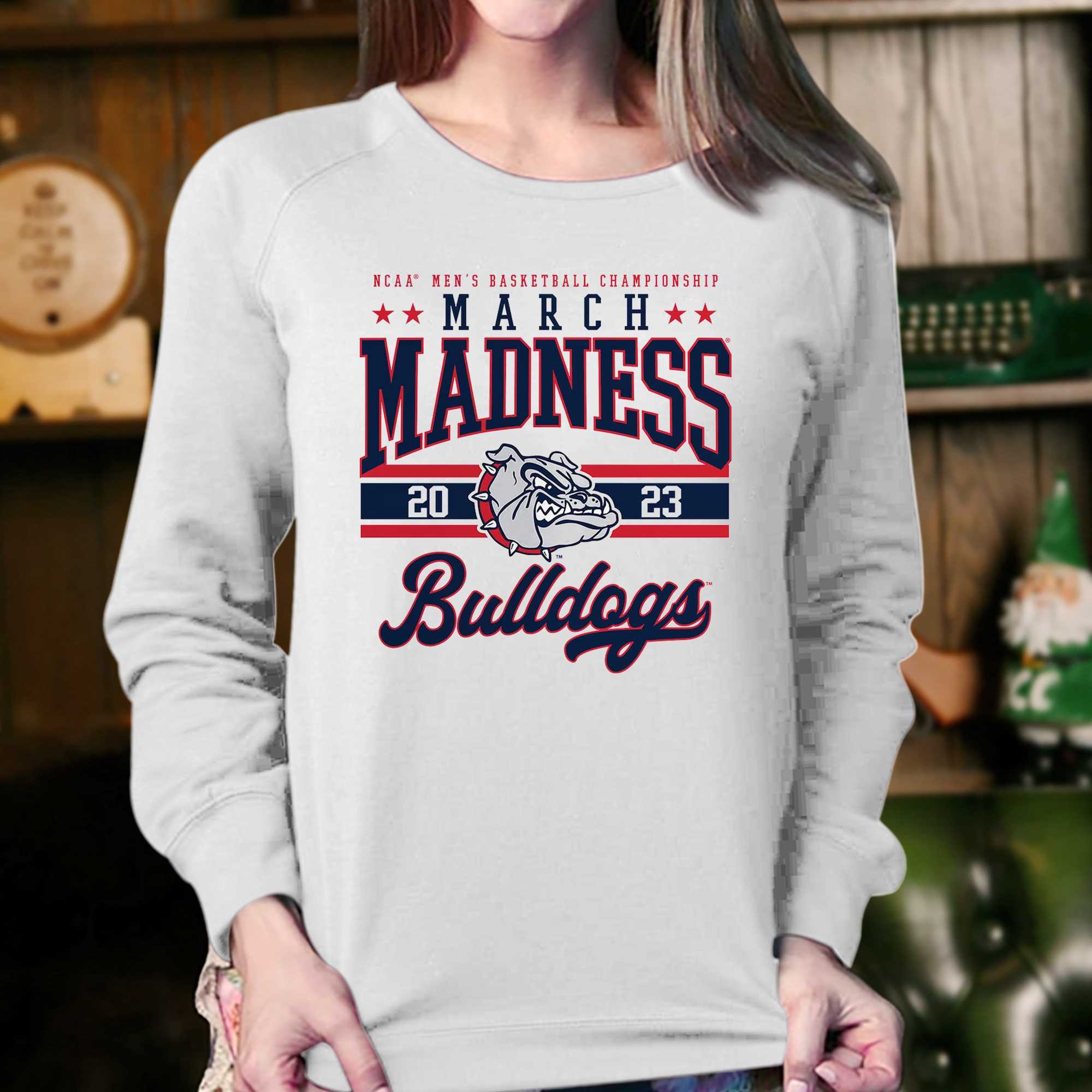 Atlanta Braves Retro 1990s MLB Crewneck Sweatshirt - Bluecat