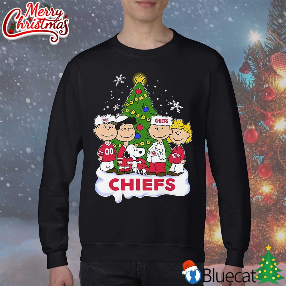 Kansas City Chiefs Christmas tree Merry and Bright shirt